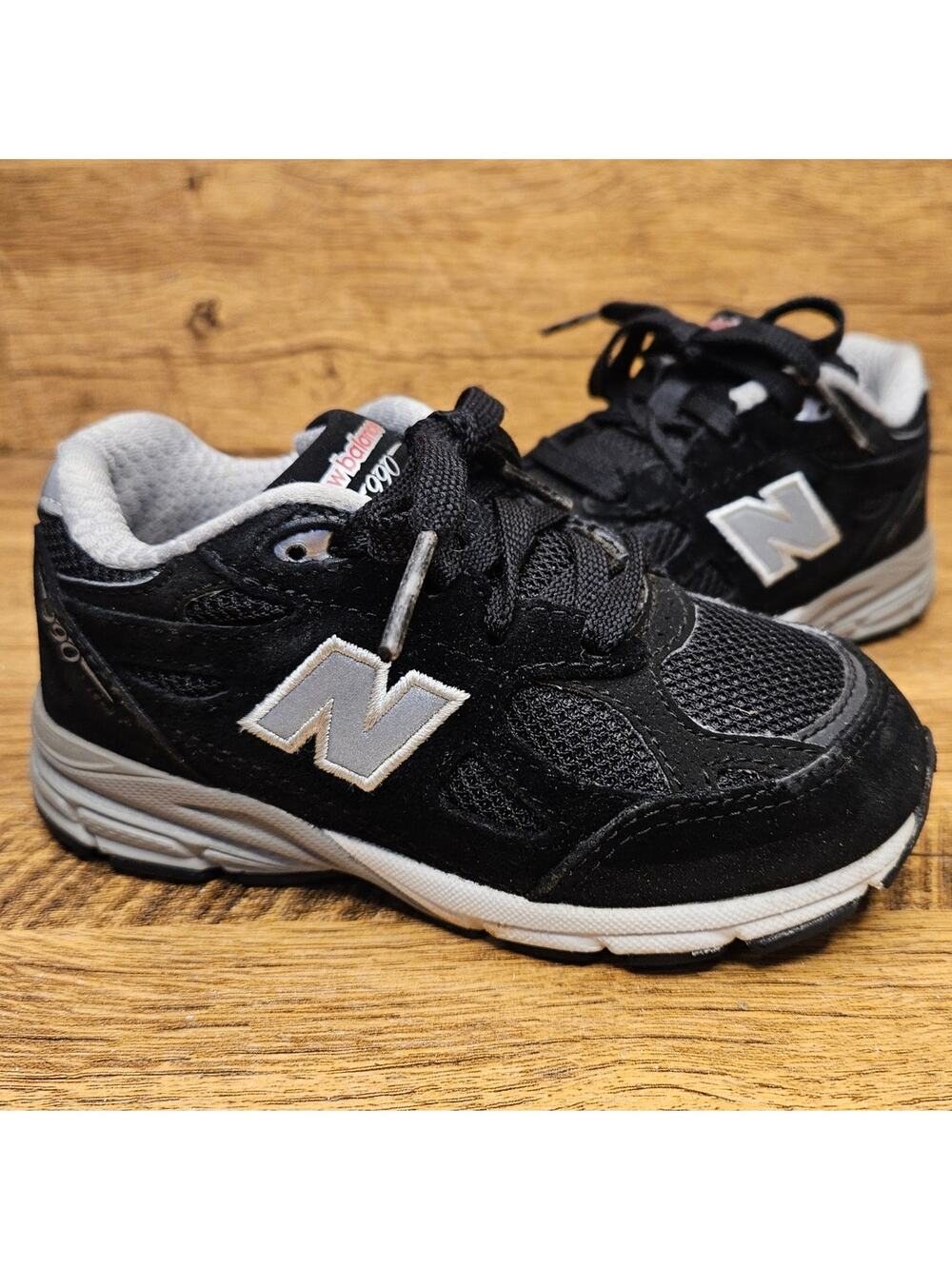 New Balance 990 Black Grey Lace up sneakers size 8